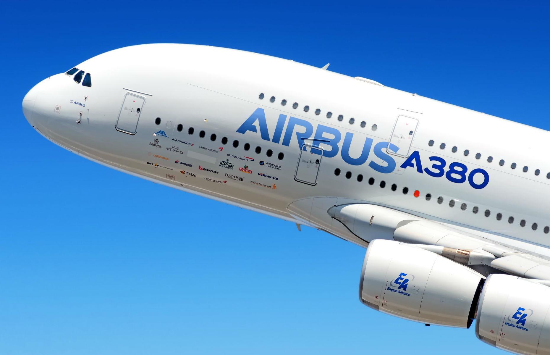 Airbus A380: 262 feet